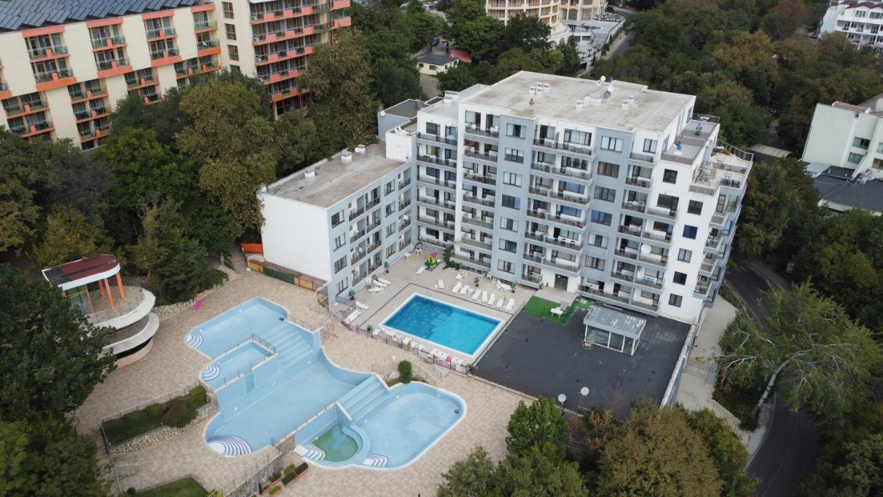 Apartments Yalta Golden Sands Exterior photo